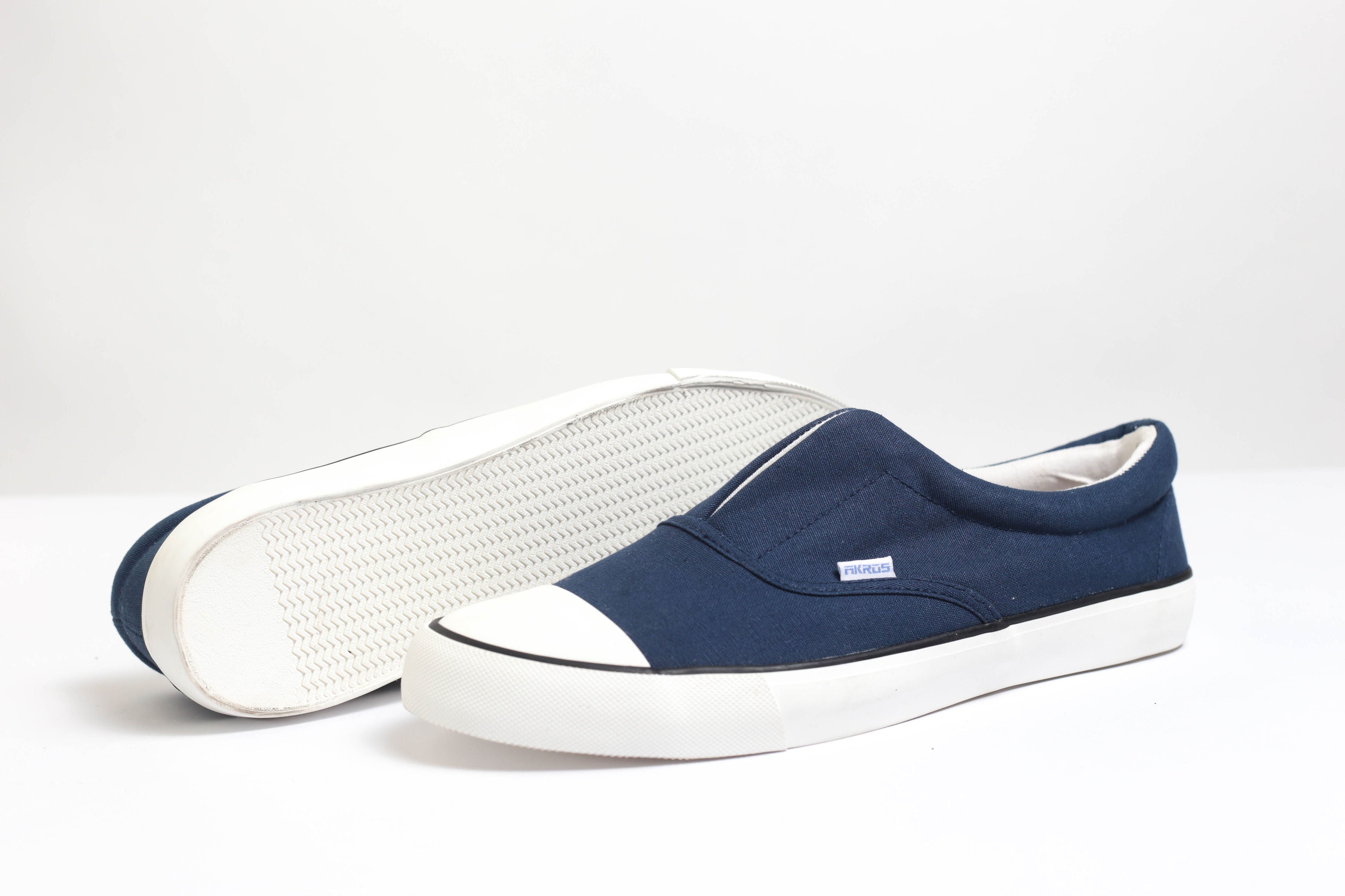 AKROS SLIP-ON RUNNERS SNEAKERS - BLUE